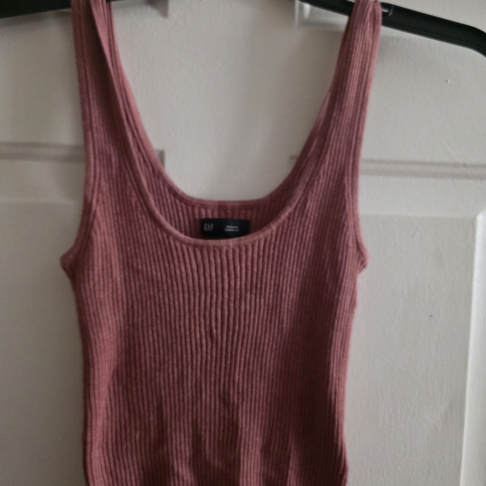 GAP Women's Soft Pink Ribbed Tank Top
